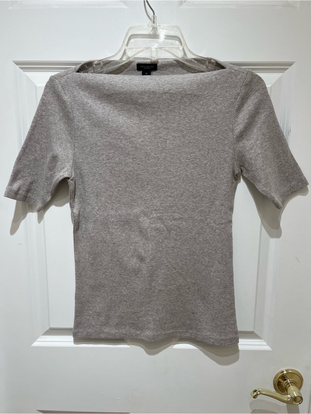 NWT Ann Taylor Modern Boatneck Short Sleeve Top in Light Taupe Size XS
